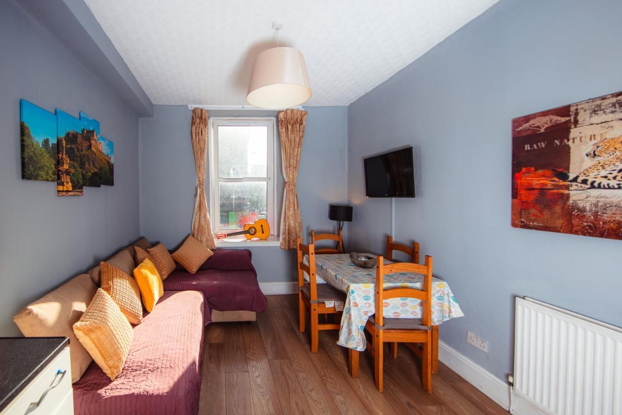 Old Town Apartments By The Castle Edimburgo Esterno foto