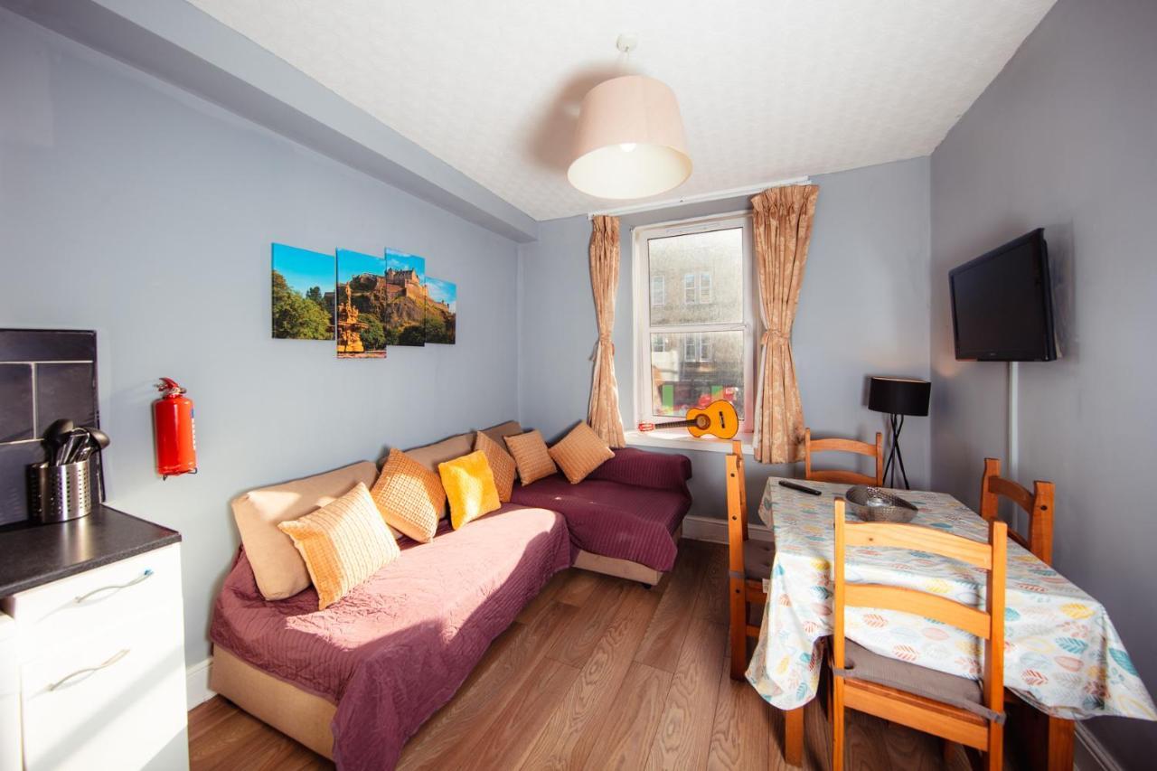 Old Town Apartments By The Castle Edimburgo Esterno foto