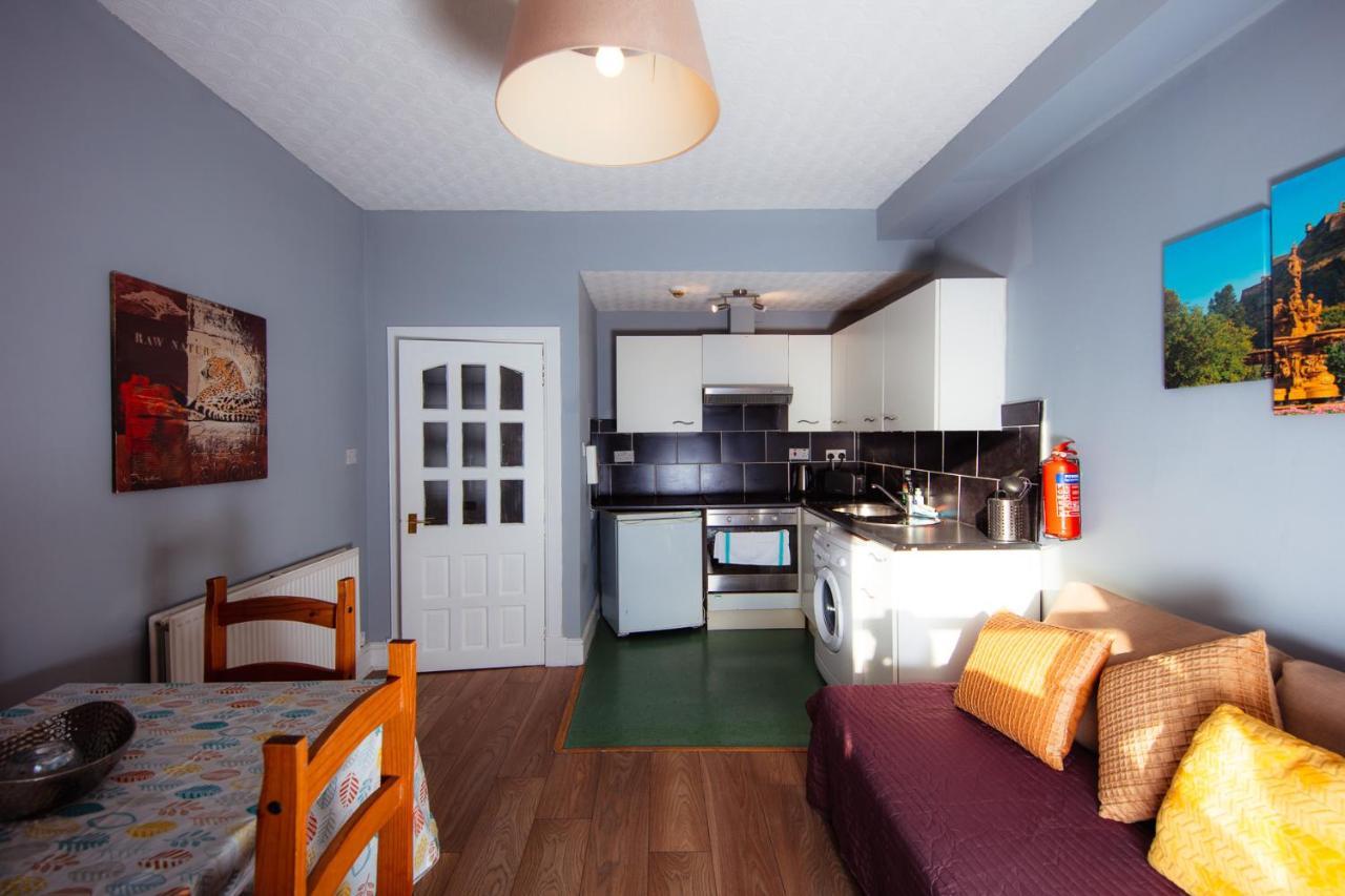 Old Town Apartments By The Castle Edimburgo Esterno foto